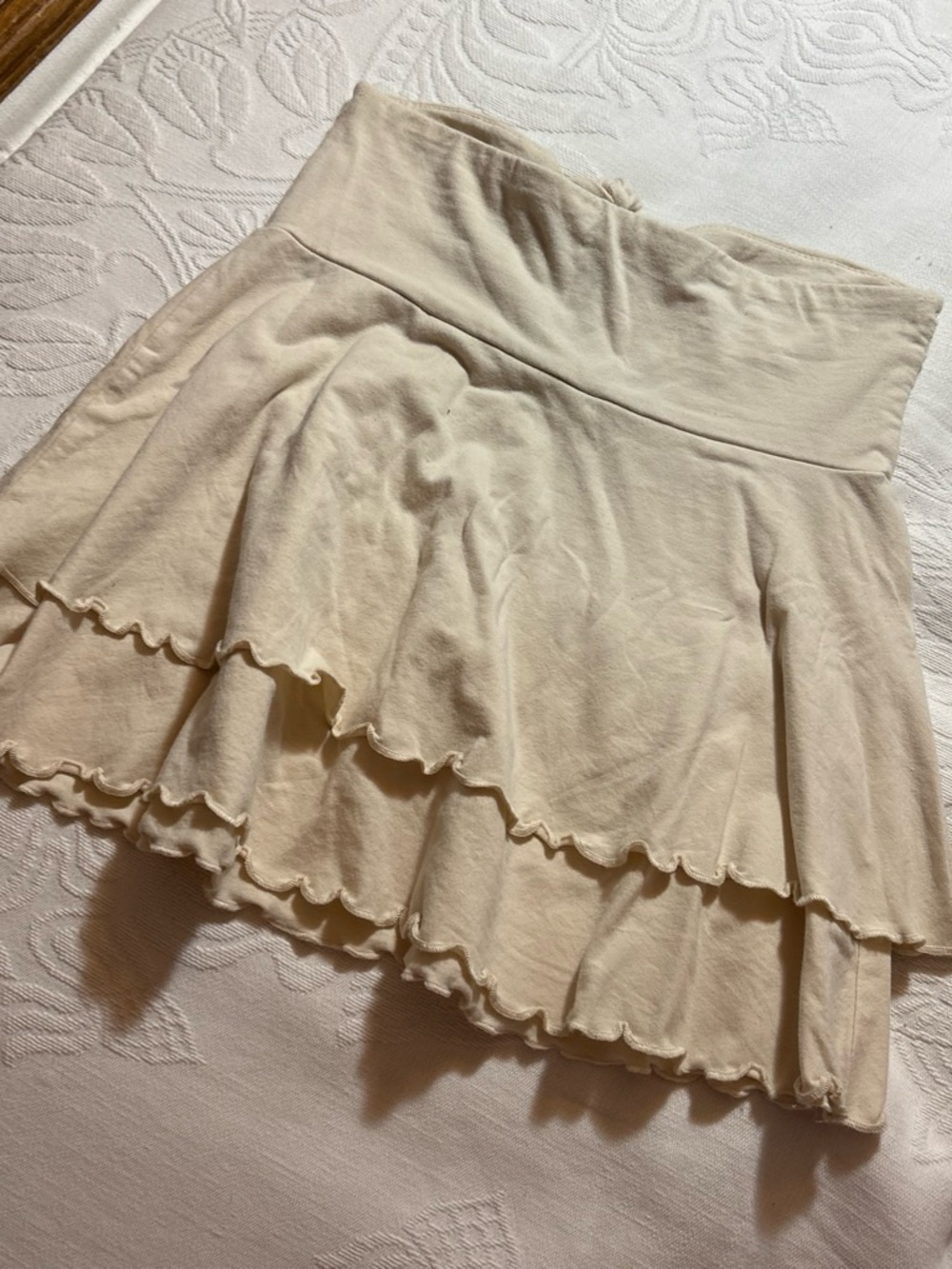 Cream Mini Skirt with scalloped edges - Picture 2 of 5